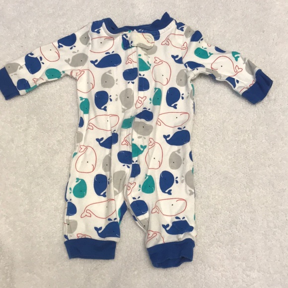 Newborn clothing lot 6 outfits! - Picture 4 of 7